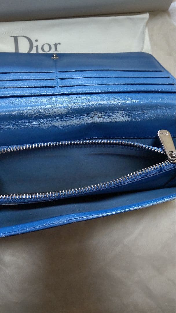 クリスチャン・ディオール　レディース　長財布　黒　青　箱、リボン付き　チャーム