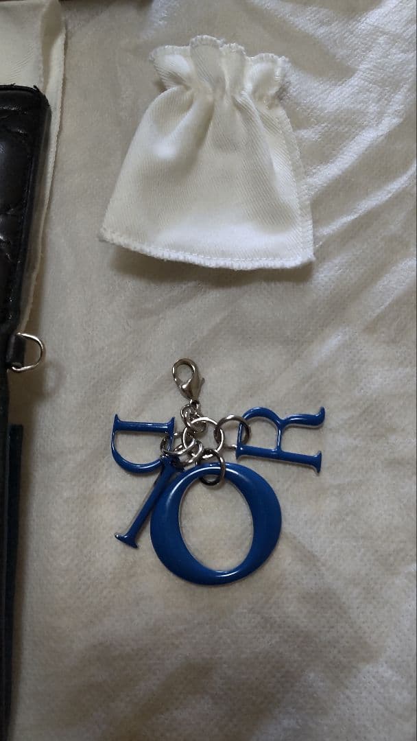 クリスチャン・ディオール　レディース　長財布　黒　青　箱、リボン付き　チャーム