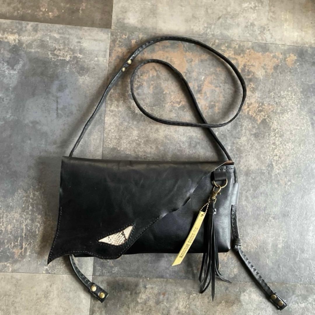 本革☆レザーバッグ　ショルダーバッグ　レザーポシェット　ヌメ革ブラック