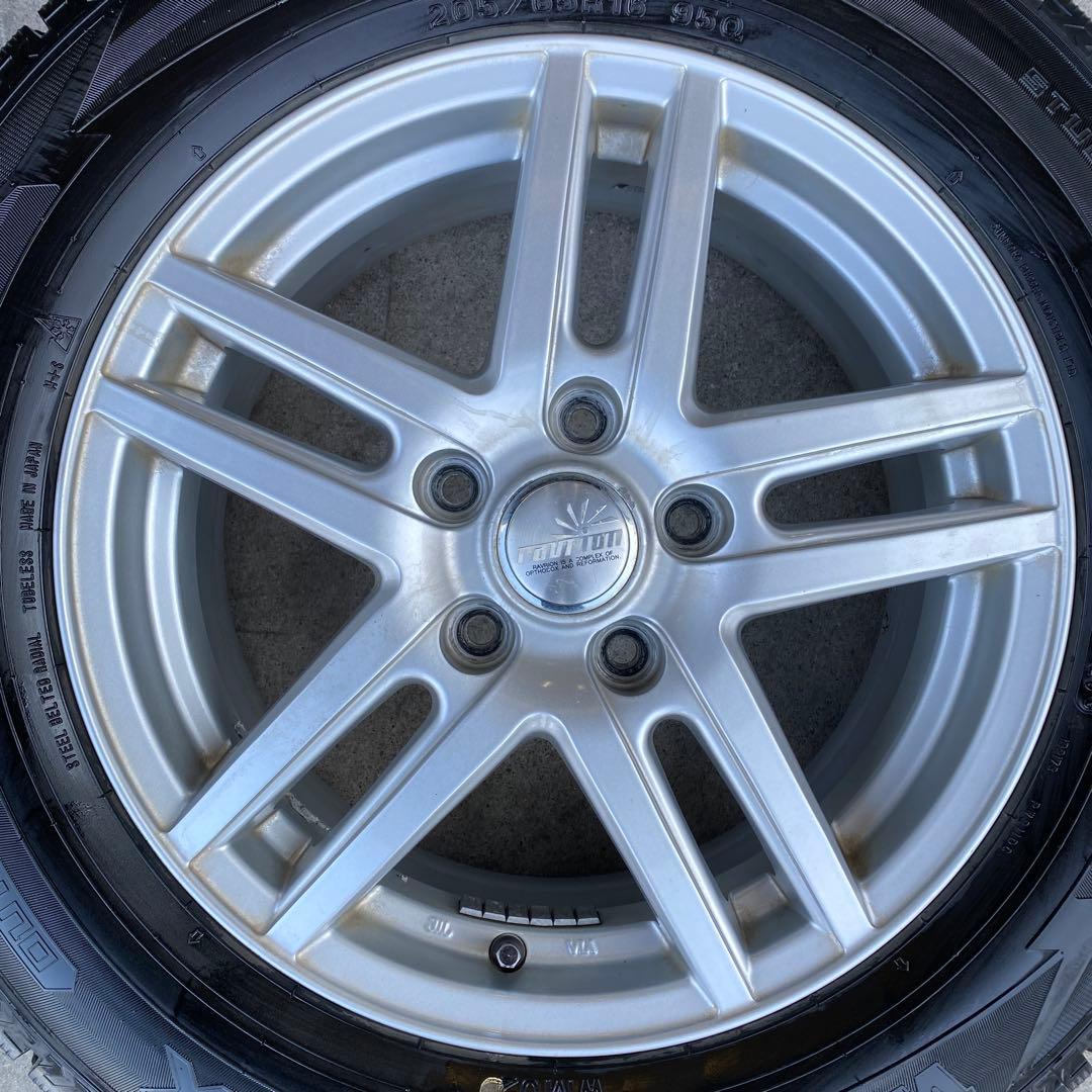 中古バリ溝ダンロップスタッドレスセット205/65R16 ヤリスクロス