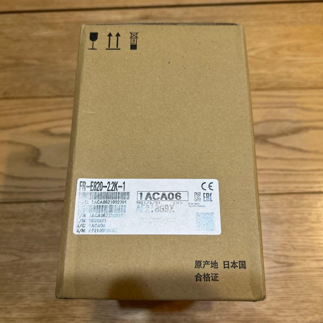 【新品未開封】三菱電機FR-E820-21K-1 インバータ