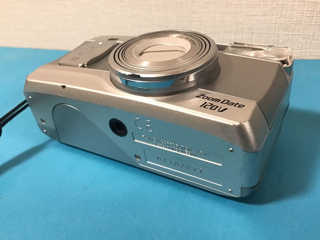 フィルムカメラ　フジ　ズームデート　１２０V 伸縮式レンズ