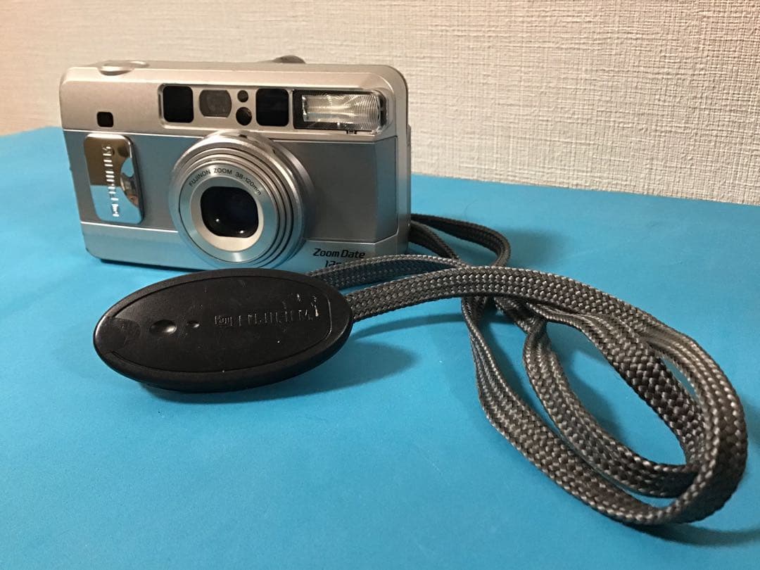 フィルムカメラ　フジ　ズームデート　１２０V 伸縮式レンズ