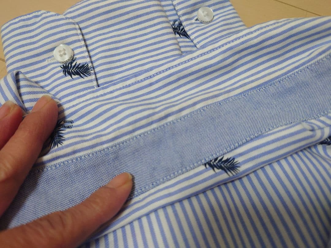 美品 アルマーニジュニア 16A ブルー ストライプ長袖シャツ