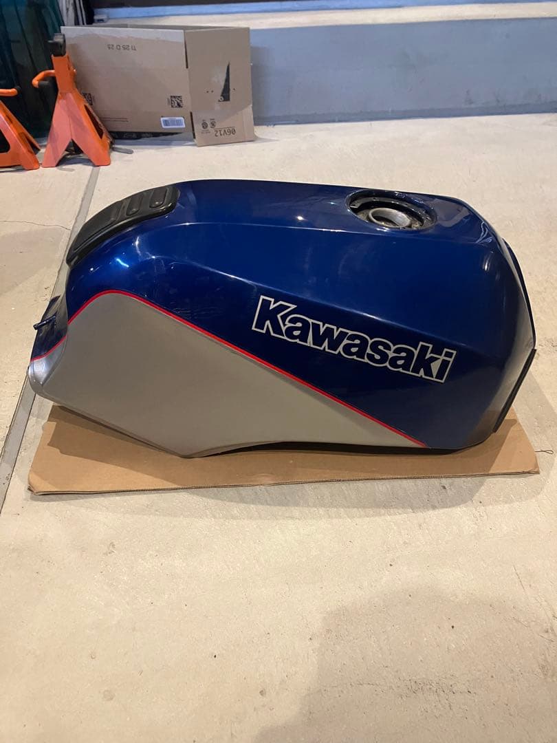 t*u様 gpz900r A9 Kawasaki バイク タンク 青 銀