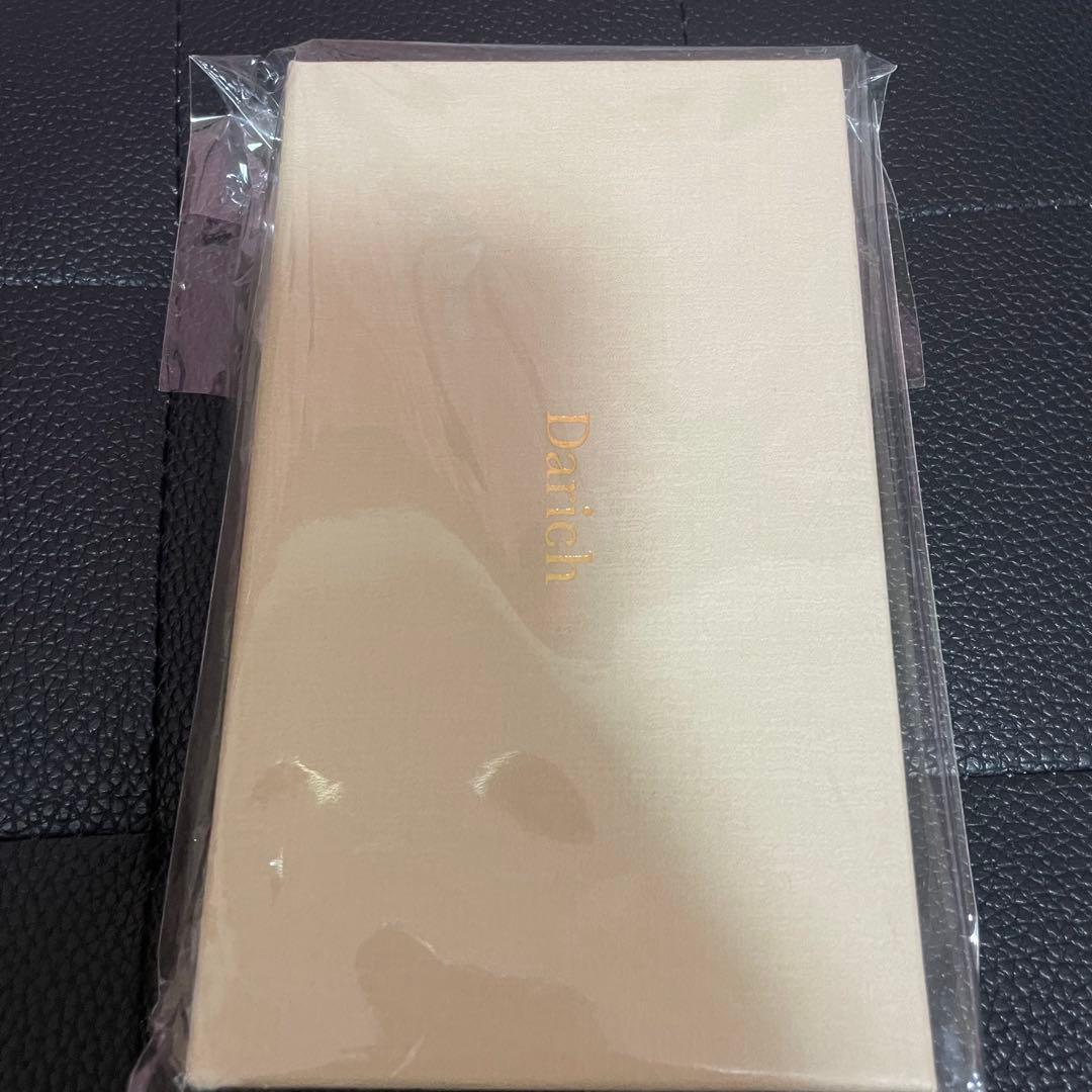 ダーリッチ キルティングビジューDDチャームiPhoneケース 15