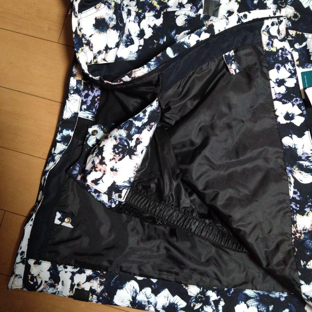 【新品タグ付き】ROXY ファー付きスノーボードウェア　スキー　スノーウェア