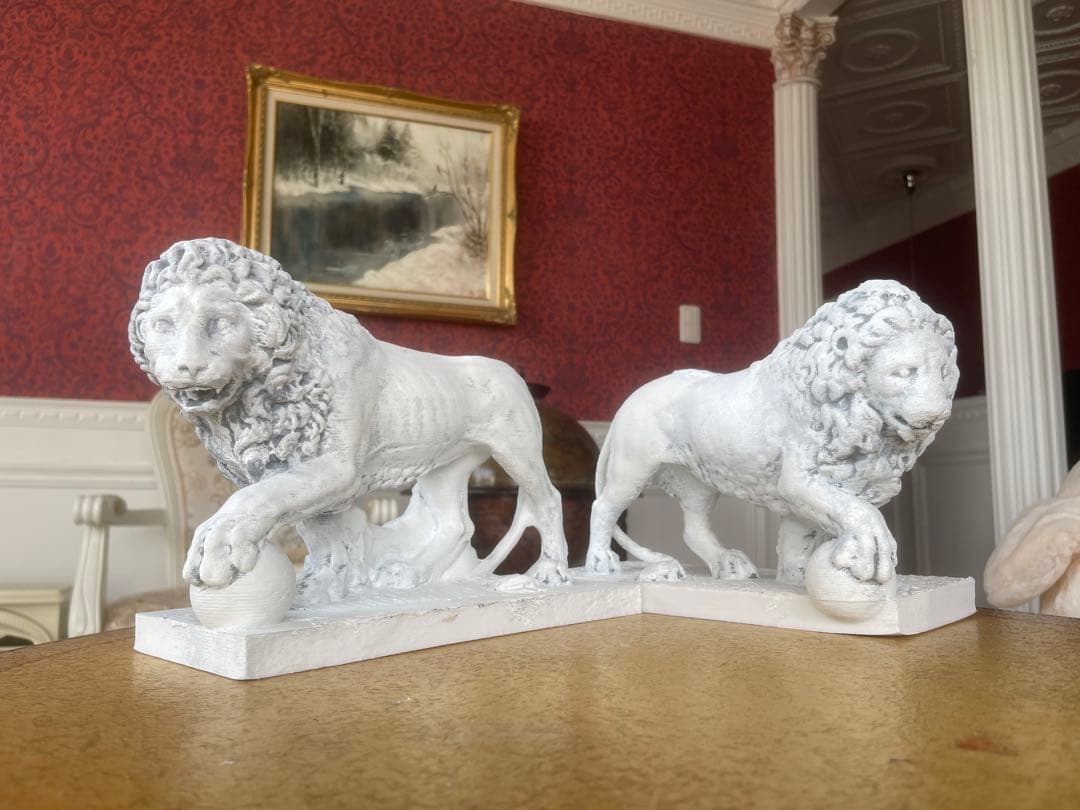 メディチライオンの像 ヴァッカ と ファンチェッリ (2 lions)