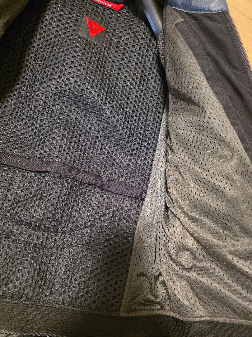 ダイネーゼ レザージャケット 48 美品