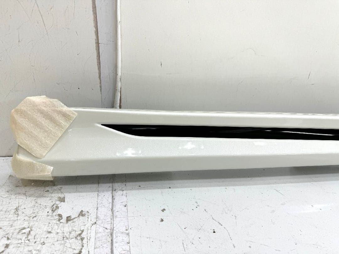 ヒトリさん　トヨタ60系ハリアー用 モデリスタ サイドスカート 右側