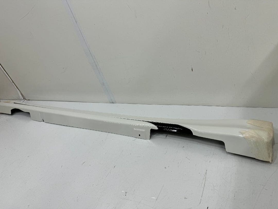 ヒトリさん　トヨタ60系ハリアー用 モデリスタ サイドスカート 右側