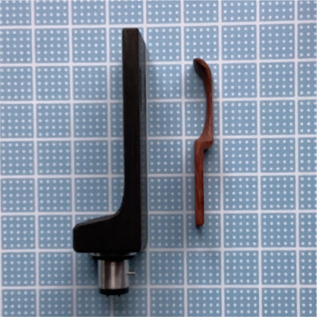 ヘッドシェル　　多孔質性カーボン、備長炭(Bincho charcoal) 9g