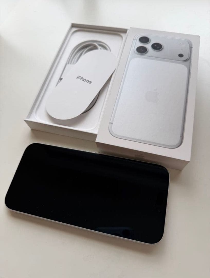 Apple iPhone 17ProMax 256GB SIMフリー シルバー