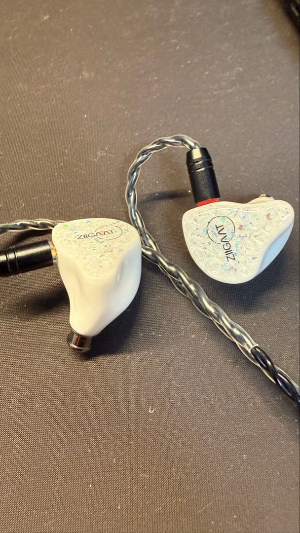 Ziigaat ARETE ホワイト