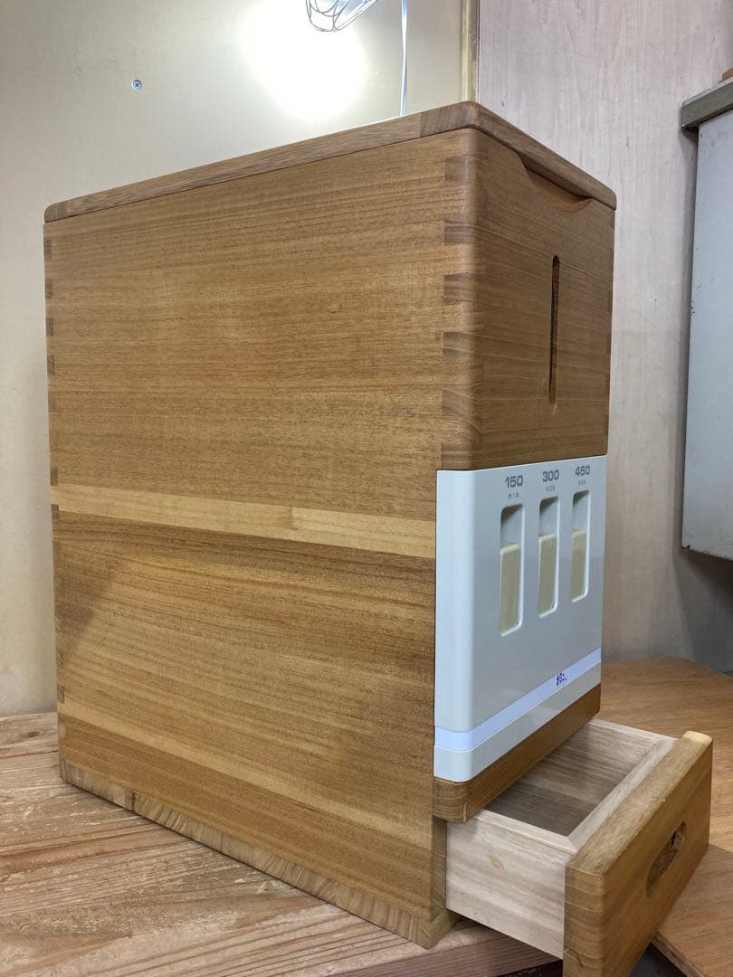 桐の米びつ10kg用　桐子モダン　ほぼ未使用　F