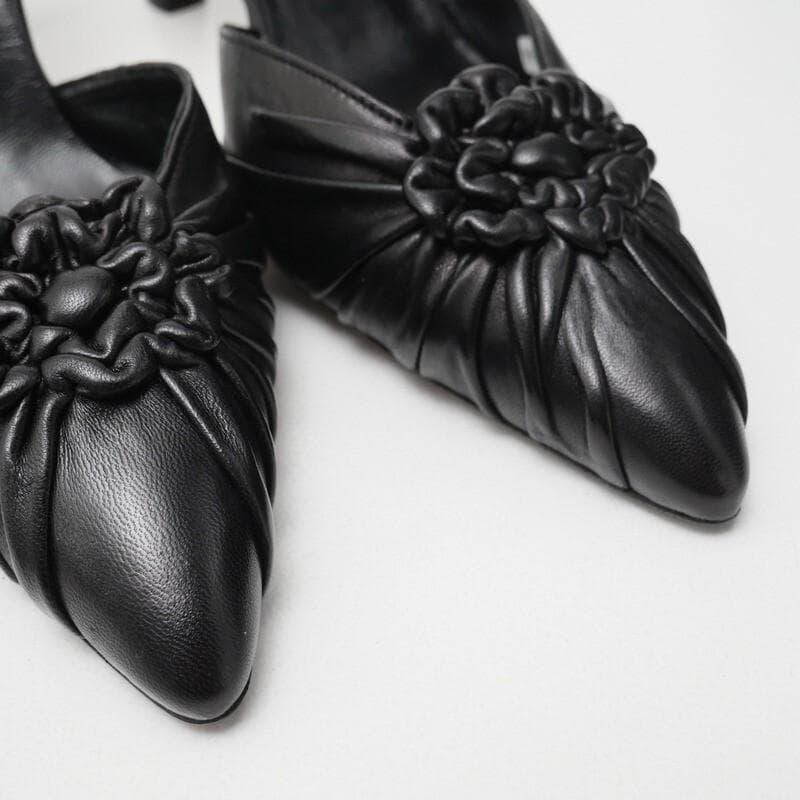 未使用 マノロブラニク ミュール ポインテッドトゥ 37 23.5cm相当