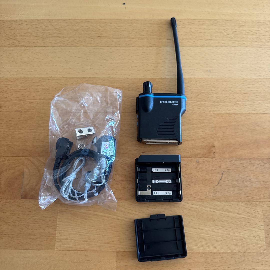 STANDARD HX824トランシーバー