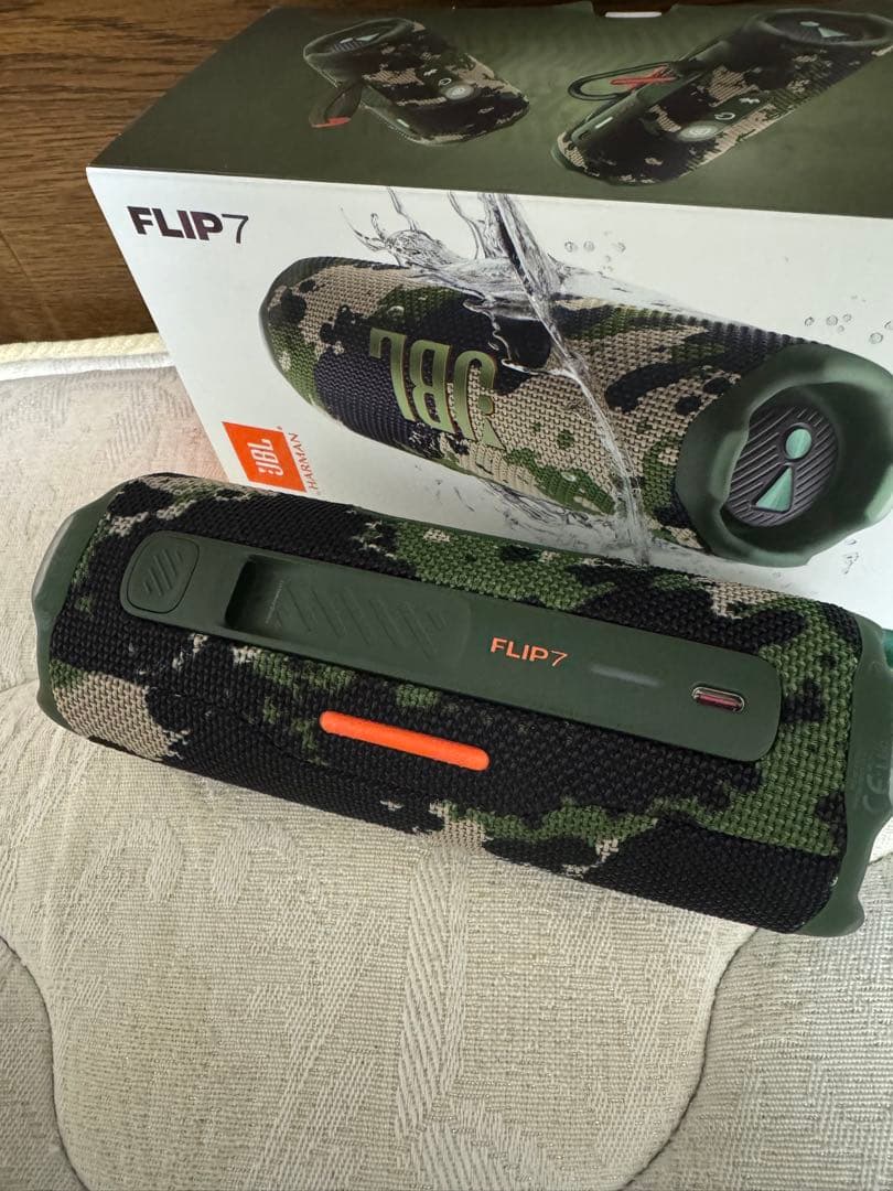 JBL FLIP7 迷彩 Bluetoothスピーカー