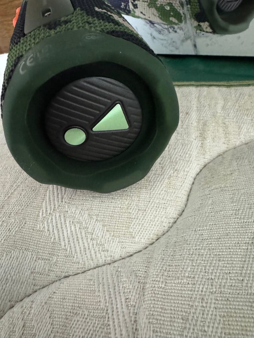 JBL FLIP7 迷彩 Bluetoothスピーカー