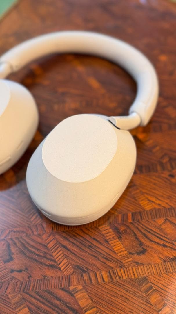 SONY WH-1000XM5 ワイヤレスヘッドホン（ホワイト）