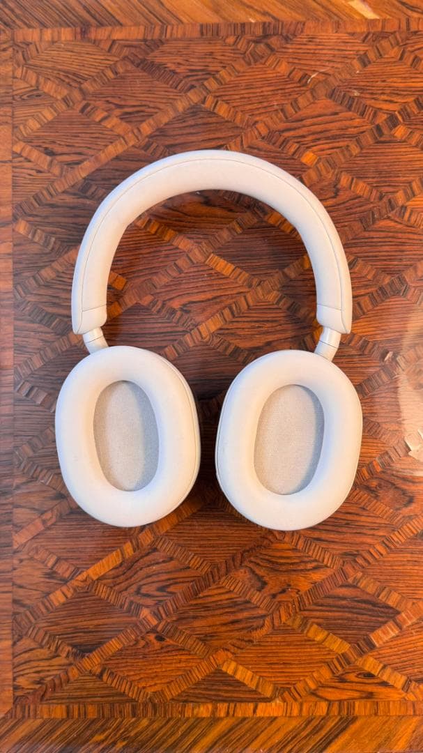 SONY WH-1000XM5 ワイヤレスヘッドホン（ホワイト）