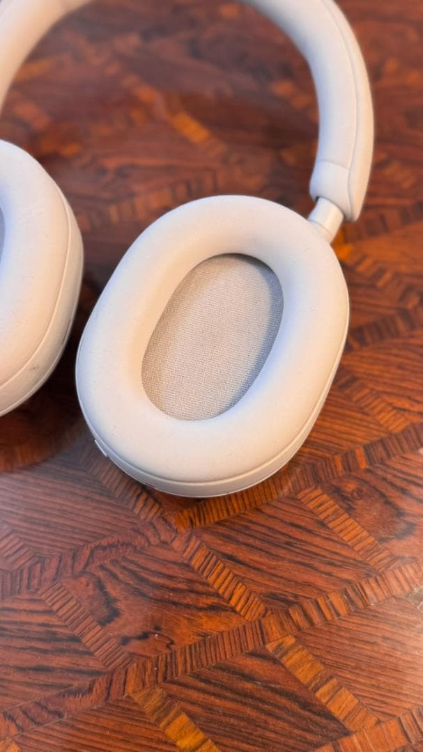 SONY WH-1000XM5 ワイヤレスヘッドホン（ホワイト）