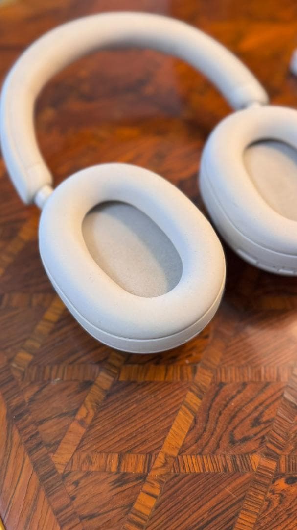 SONY WH-1000XM5 ワイヤレスヘッドホン（ホワイト）