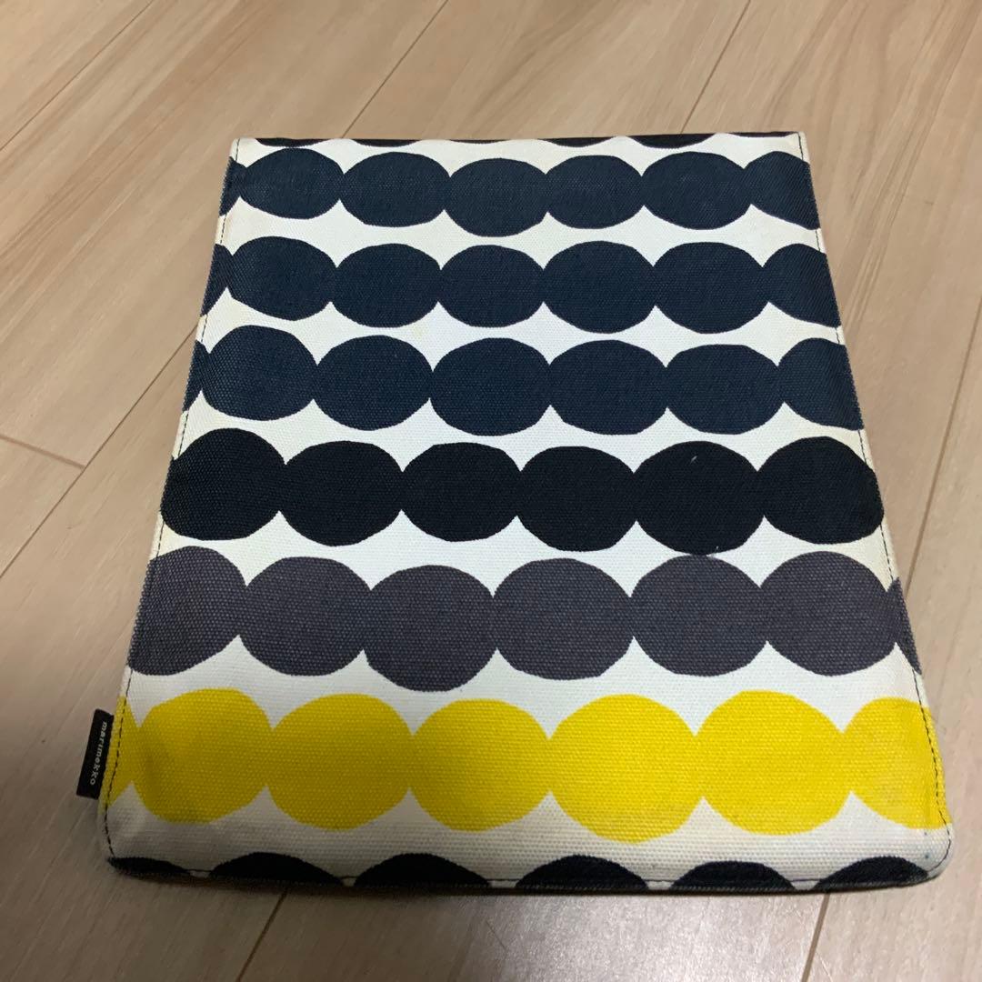 マイクロソフト　マリメッココラボのSurface用スリーブとタイプカバー