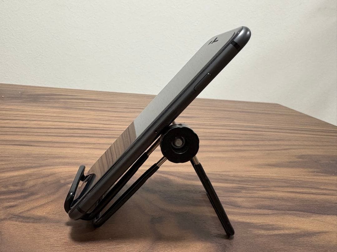 Apple iPhone 8 スペースグレー 64GB