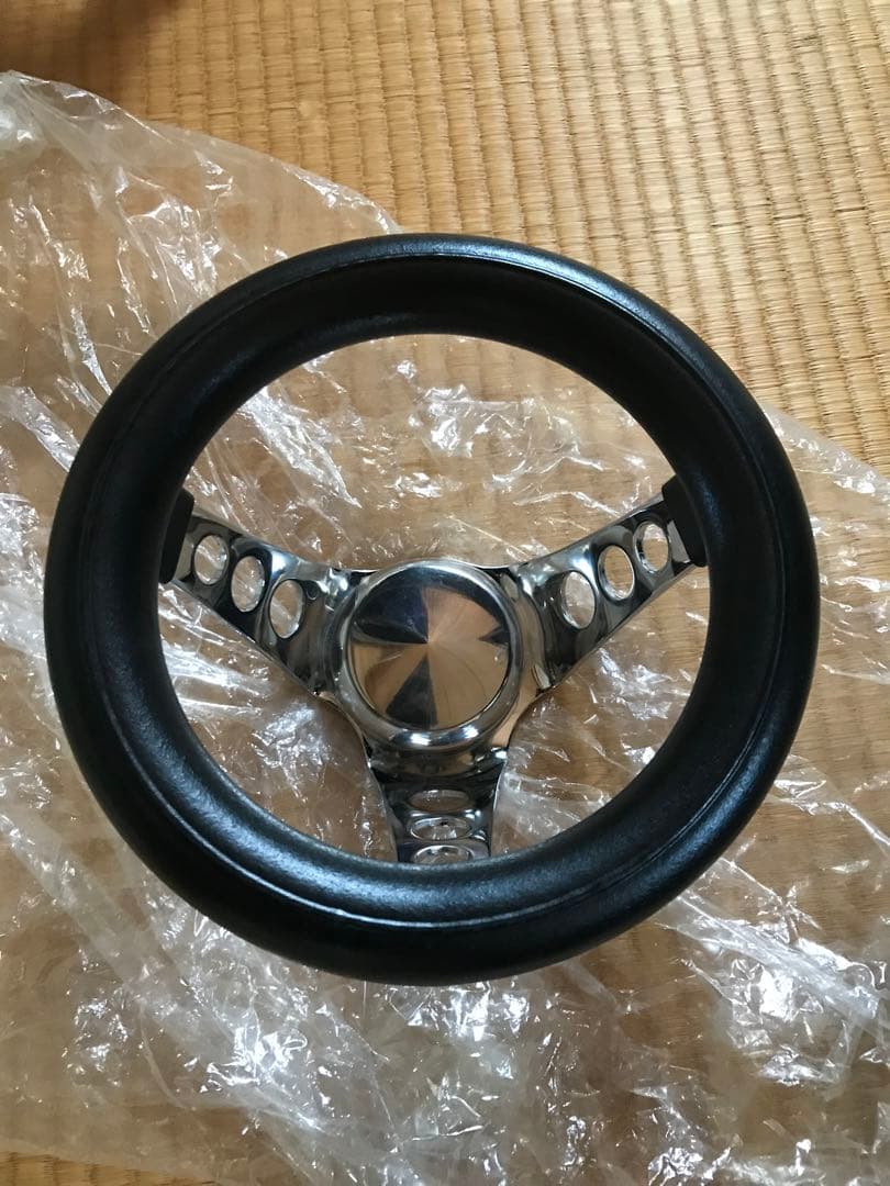 グラント　8インチ　ステアリング　ムーンアイズ