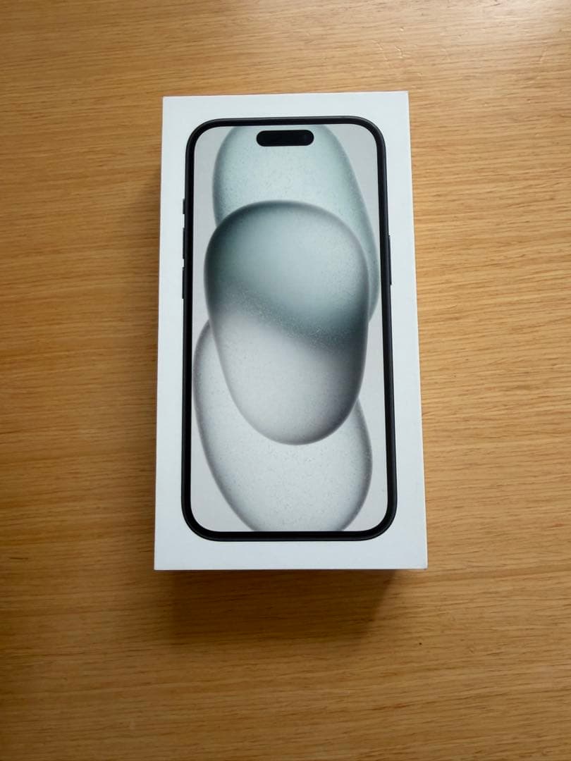 美品 Apple iPhone 15 256GBブラック　SIMフリー