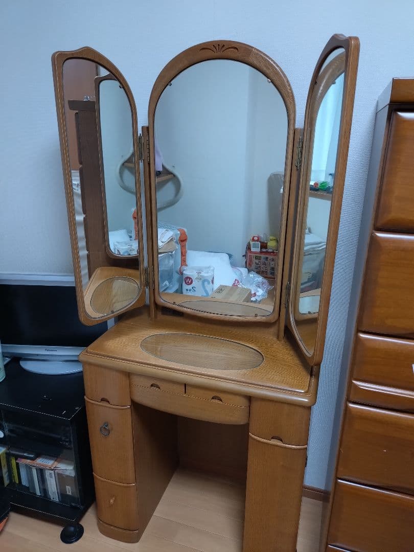 木製 三面鏡ドレッサー（収納たっぷり・鏡裏収納・コンセント付き）