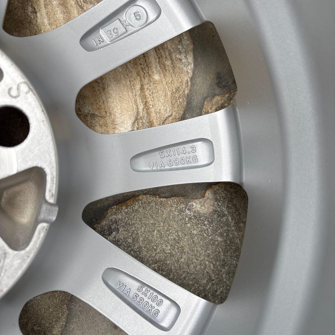 タルSan16インチ シルバー スポークホイール