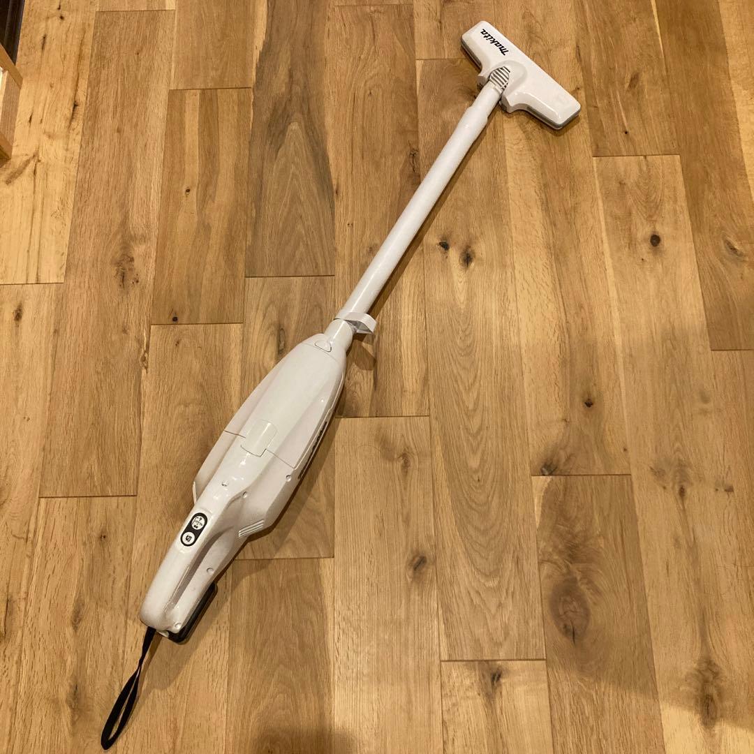 マキタ makita 充電式　コードレス掃除機 紙パック式 CL107FD