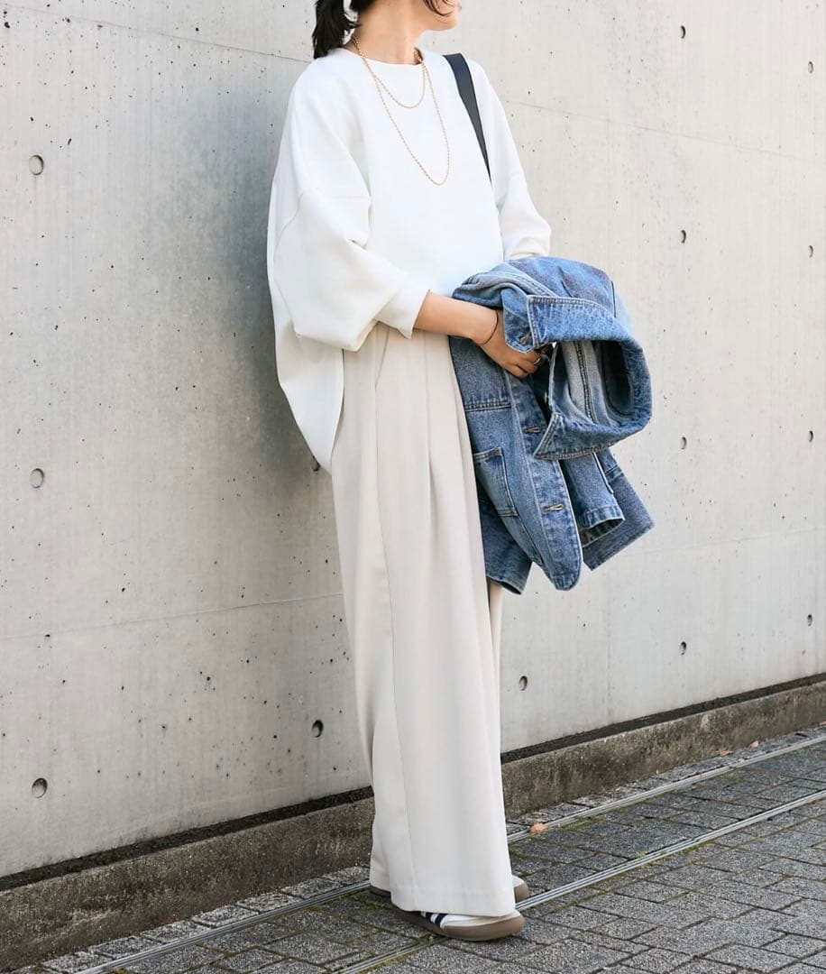 リヴドロワ ダンボールポンチョプルオーバー ホワイト