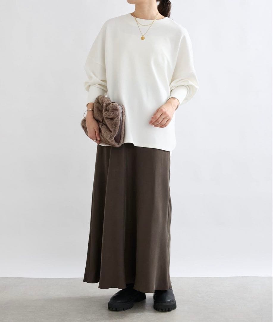 リヴドロワ ダンボールポンチョプルオーバー ホワイト