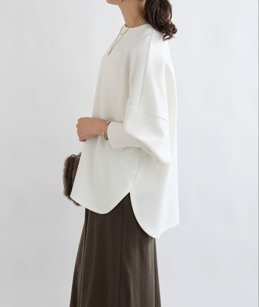 リヴドロワ ダンボールポンチョプルオーバー ホワイト