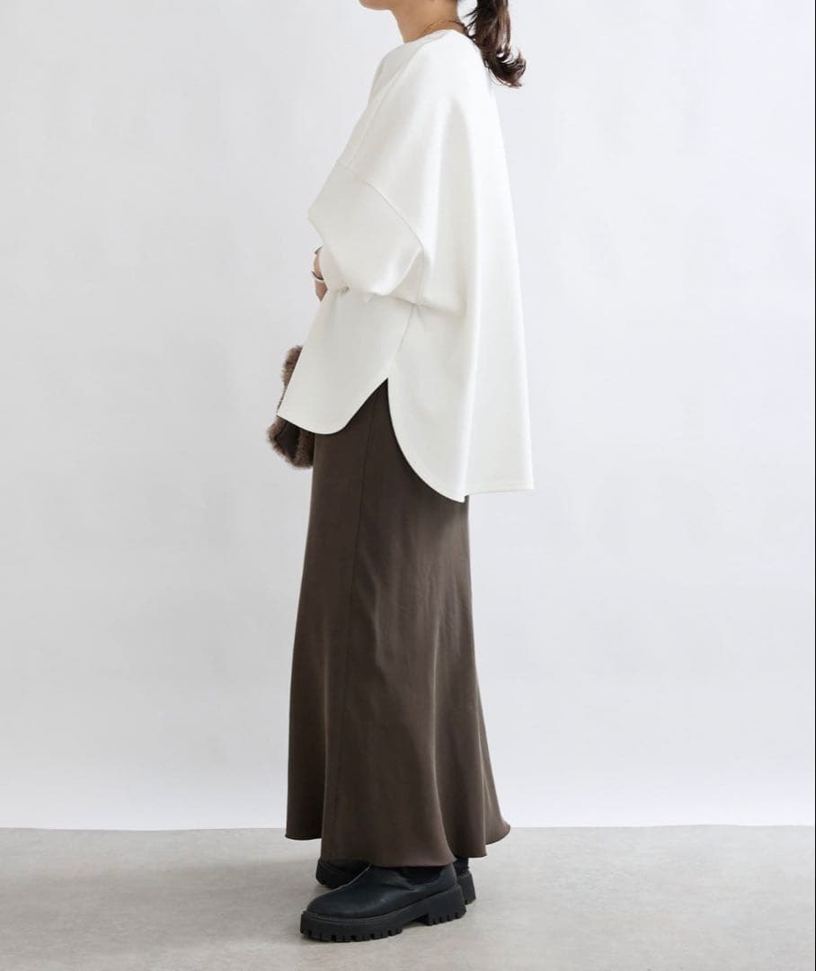 リヴドロワ ダンボールポンチョプルオーバー ホワイト