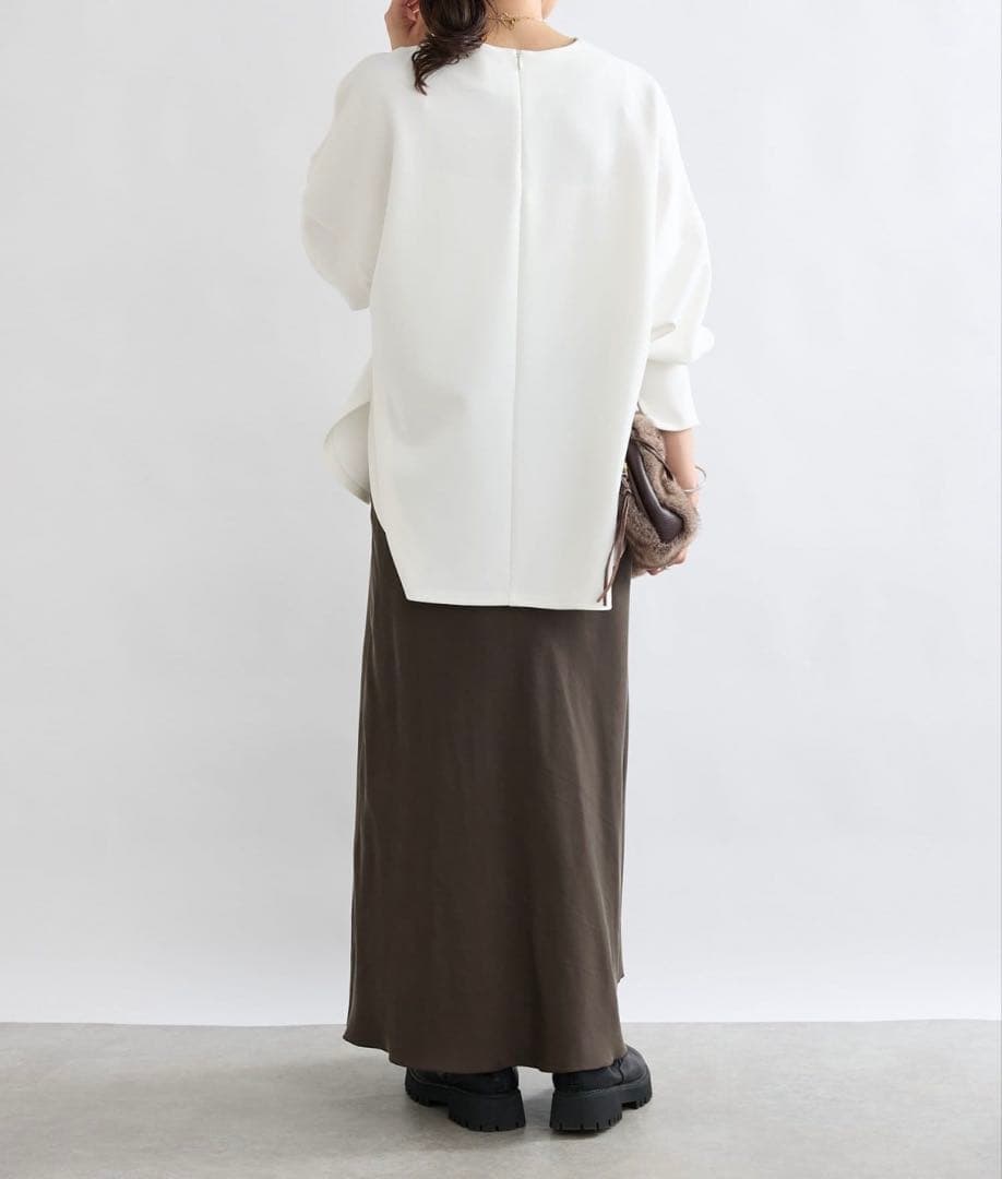 リヴドロワ ダンボールポンチョプルオーバー ホワイト