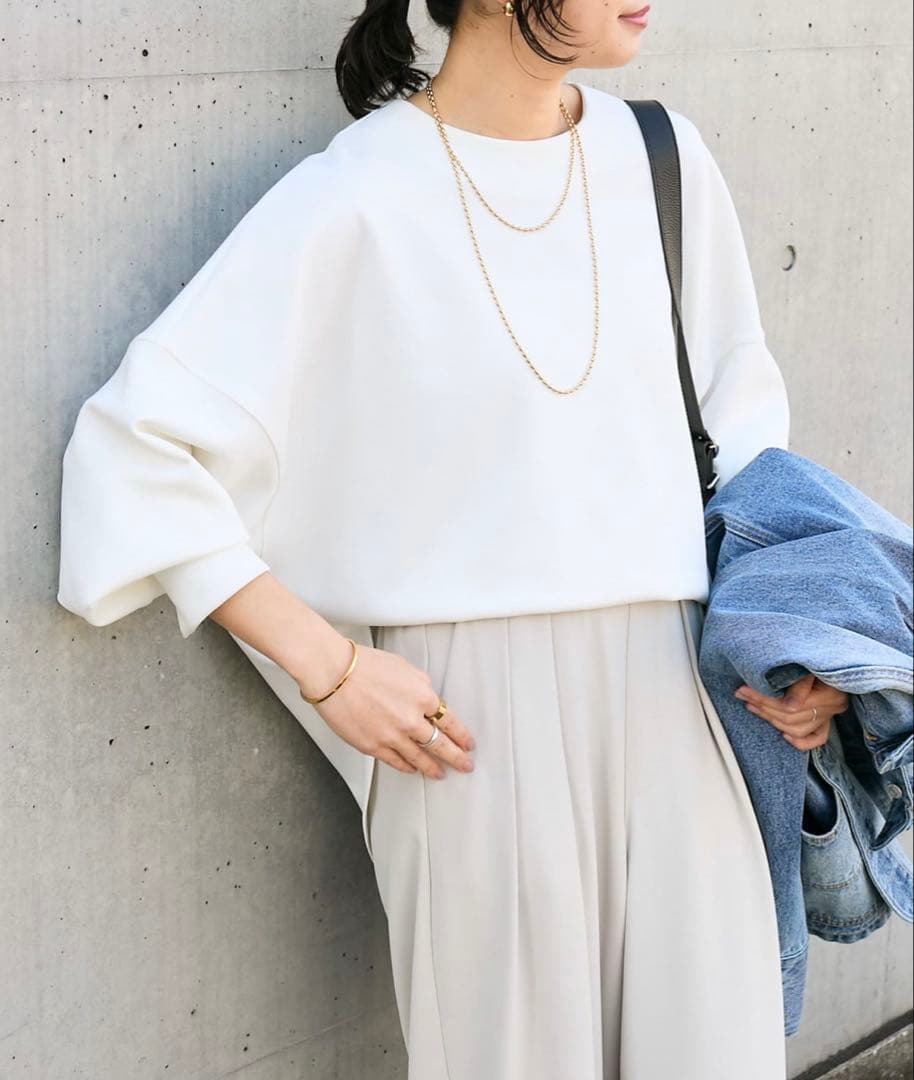 リヴドロワ ダンボールポンチョプルオーバー ホワイト