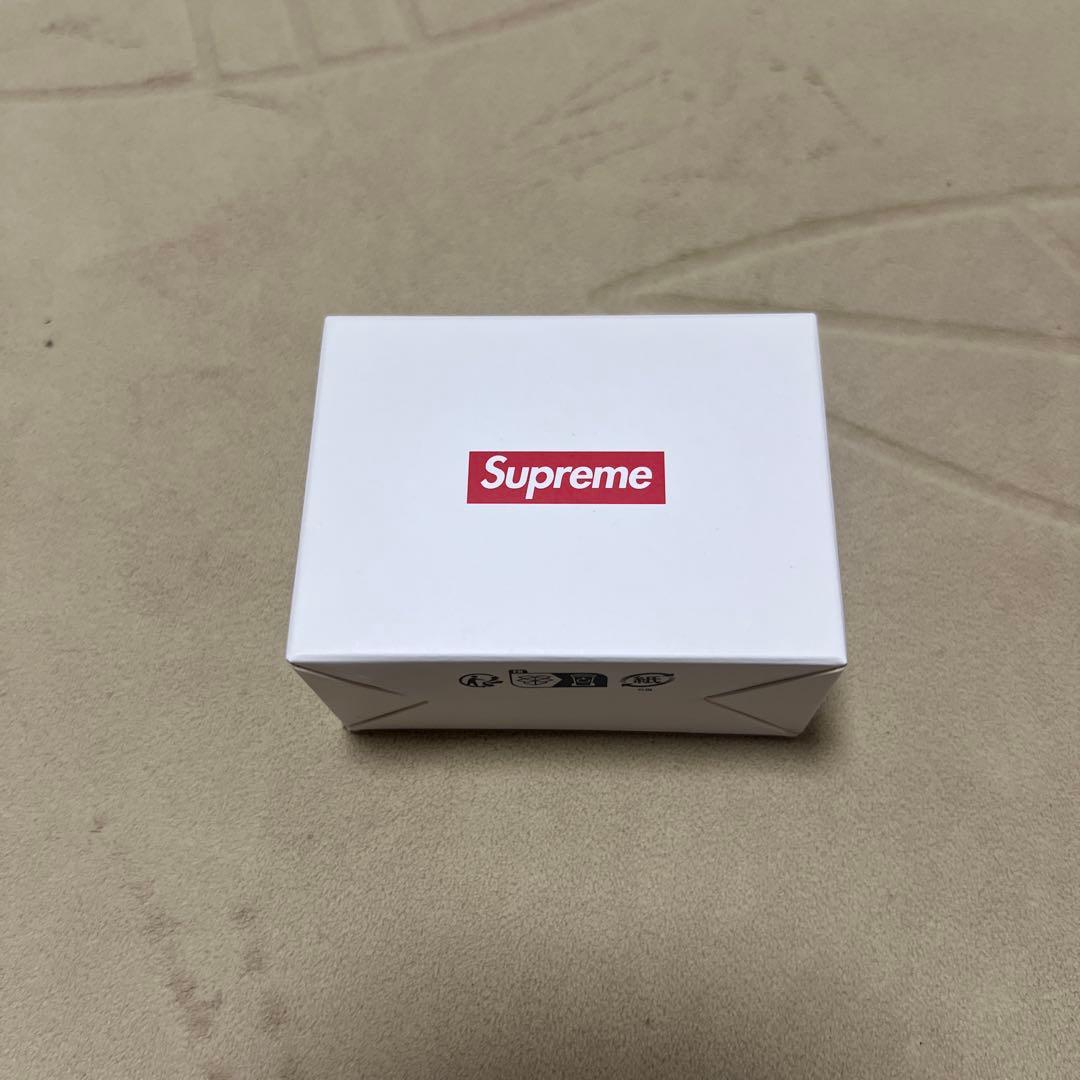 新品未使用　Supreme Digital Camera Keychain