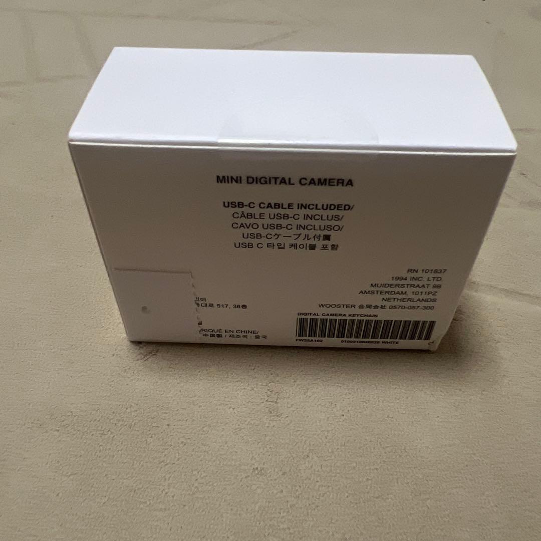 新品未使用　Supreme Digital Camera Keychain