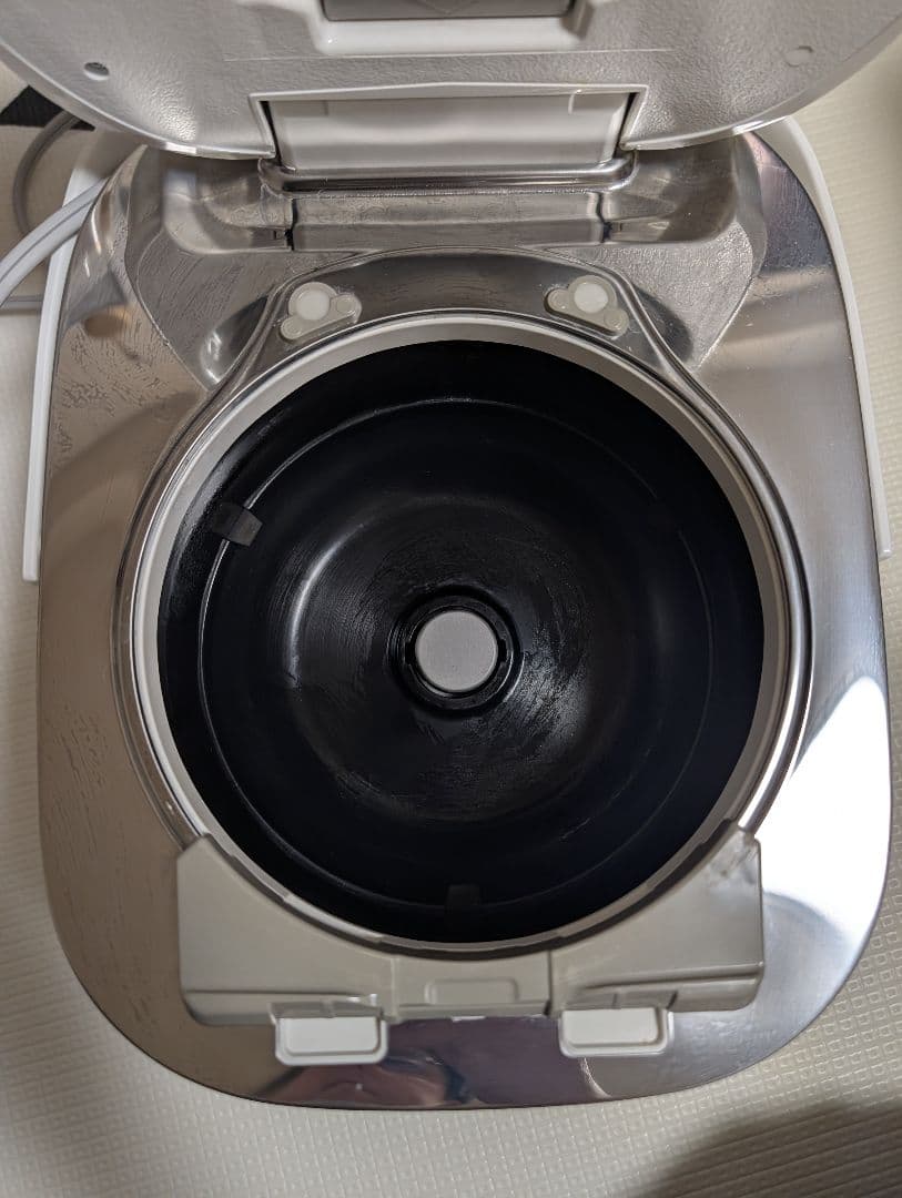 【大特価】炊飯器（パナソニックSR-JW058）