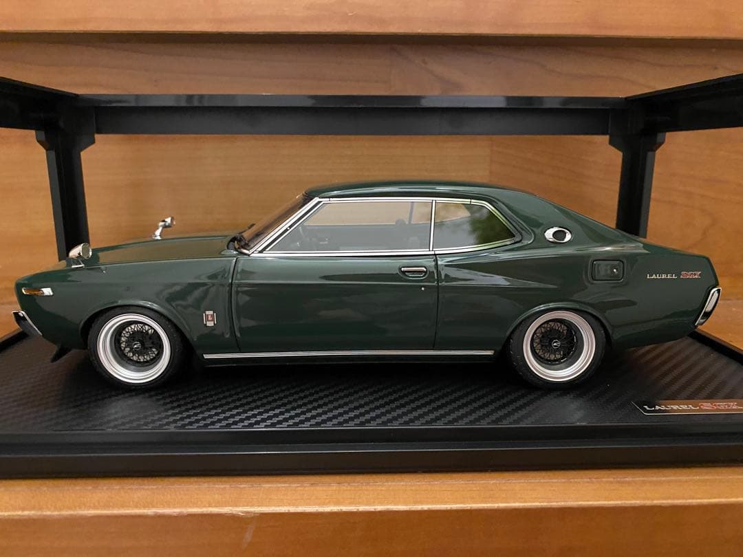 ミニカー Laurel 2000SGX 1/18