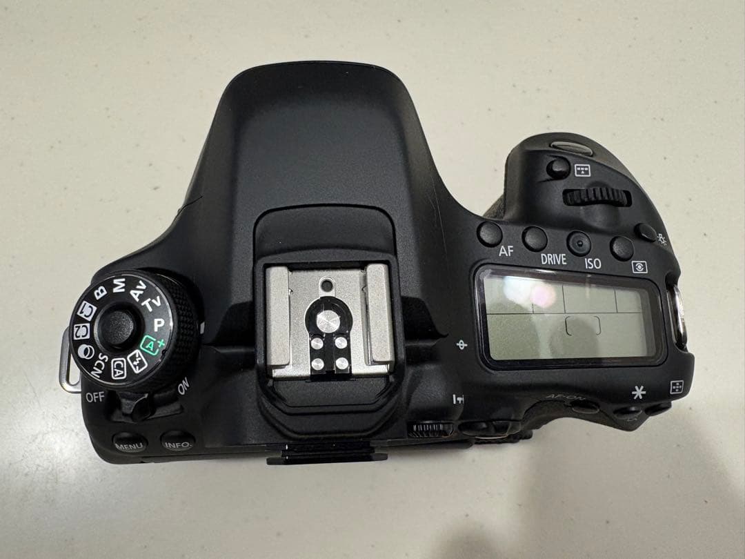 デジタルカメラ Canon EOS 80D EF-S18-135IS USM kit