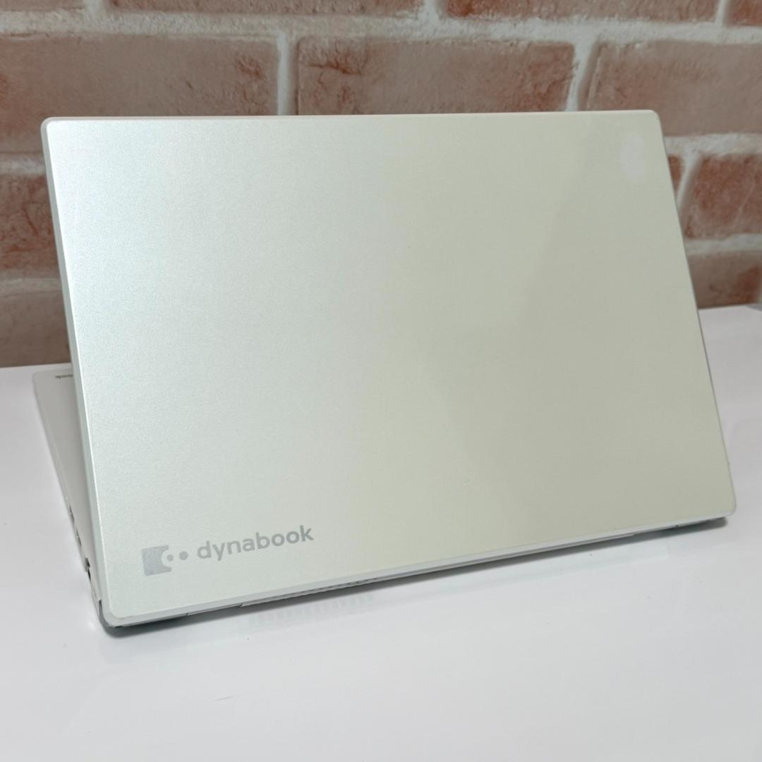 ★第10世代i7★ 超軽量766g メモリ16GB dynabook F68