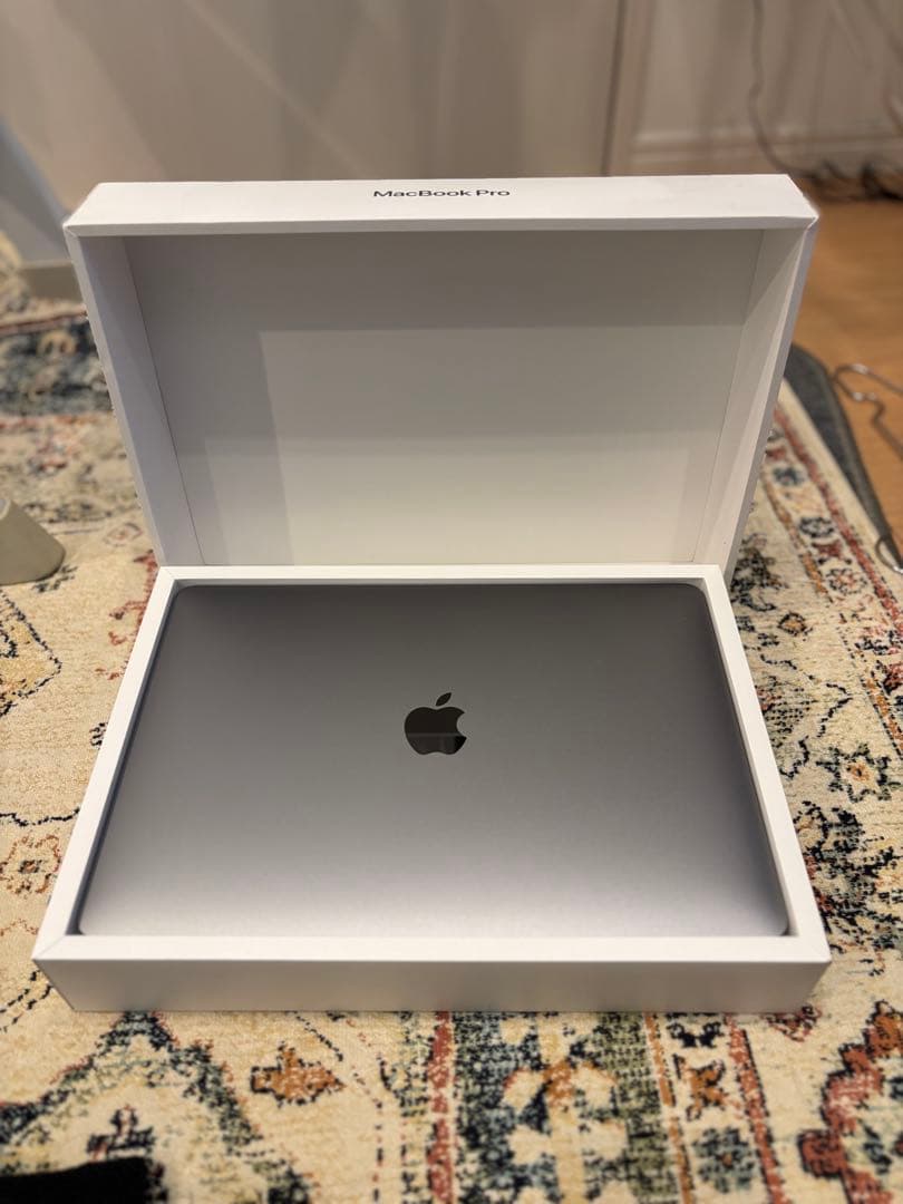 MacBook Pro M2 スペースグレー　即購入可