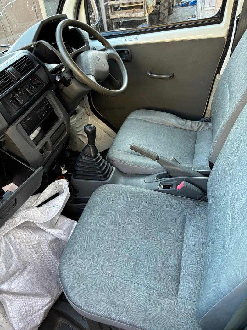 ミニキャブトラック　軽トラ　ホワイト 軽トラック フロントバンパー破損　茨城