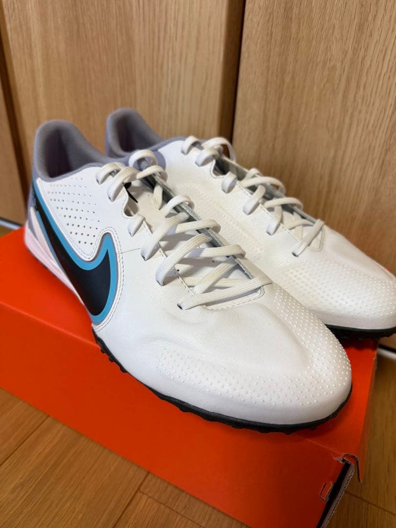 【ぶったん】ナイキLEGEND 9 ACADEMY TFフットサルサッカー