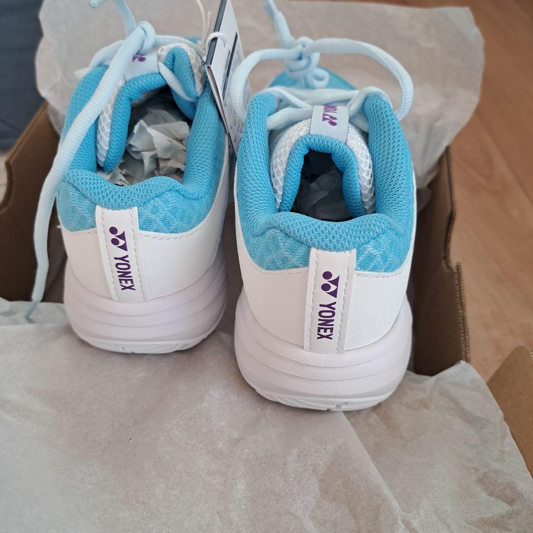 YONEX バドミントンシューズ 水色